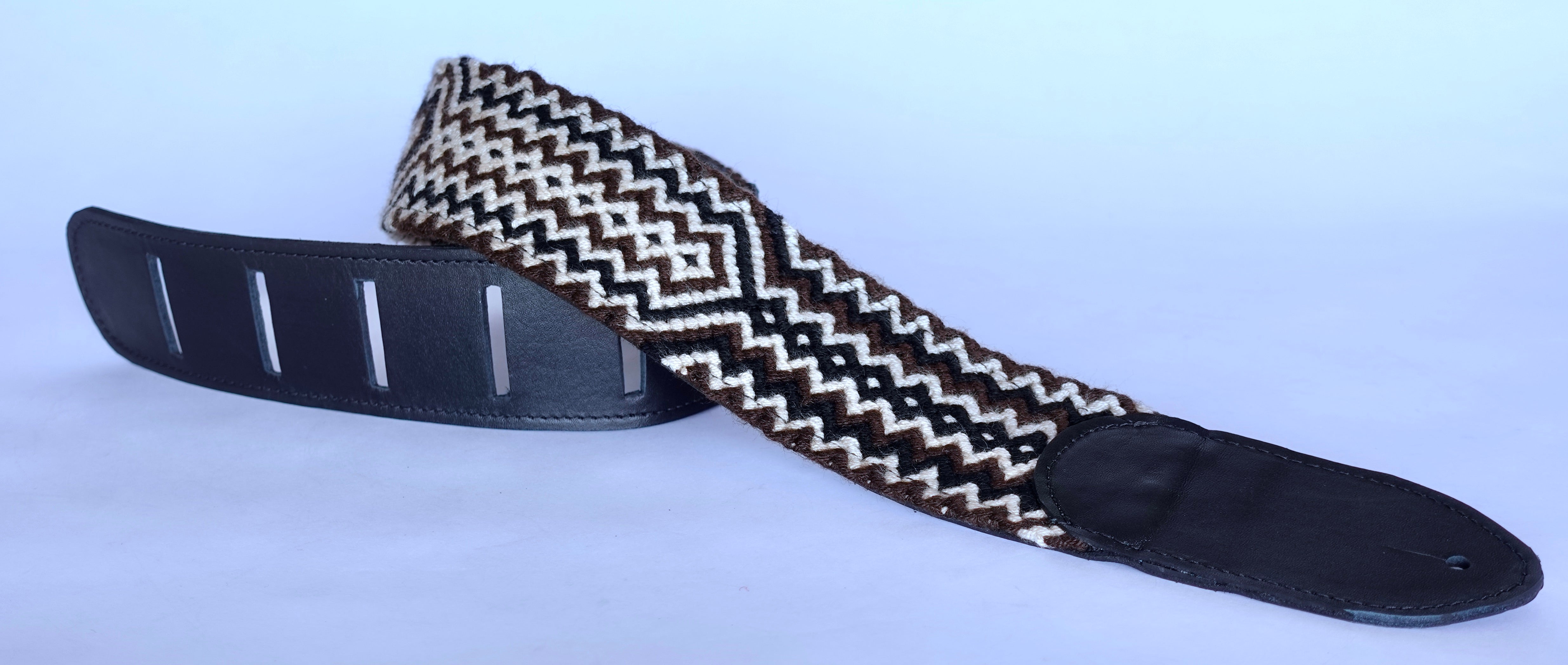 Zalqoeiquió Handmade Leather Guitar Strap