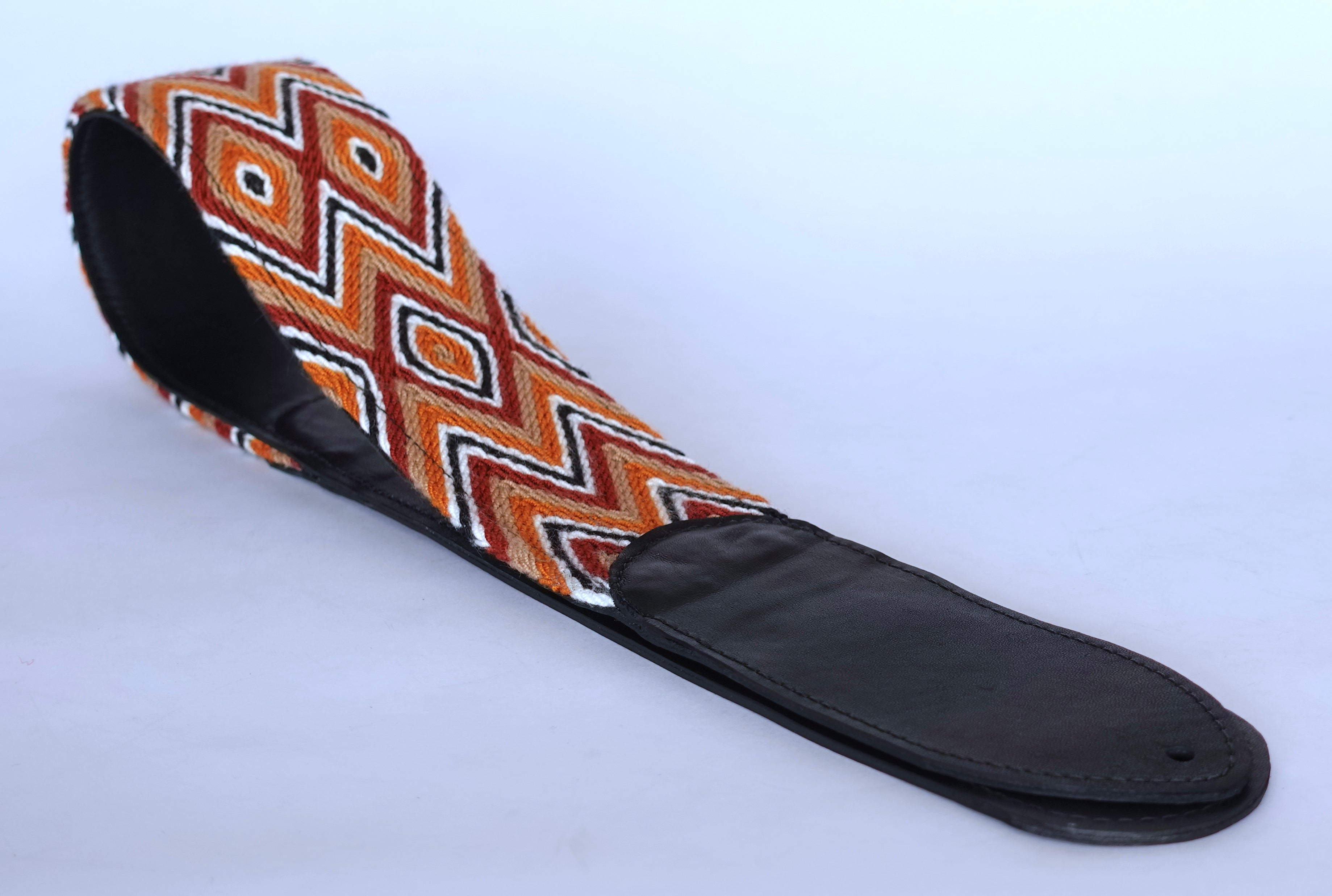 Zalquiüozoqo Handmade Leather Guitar Strap