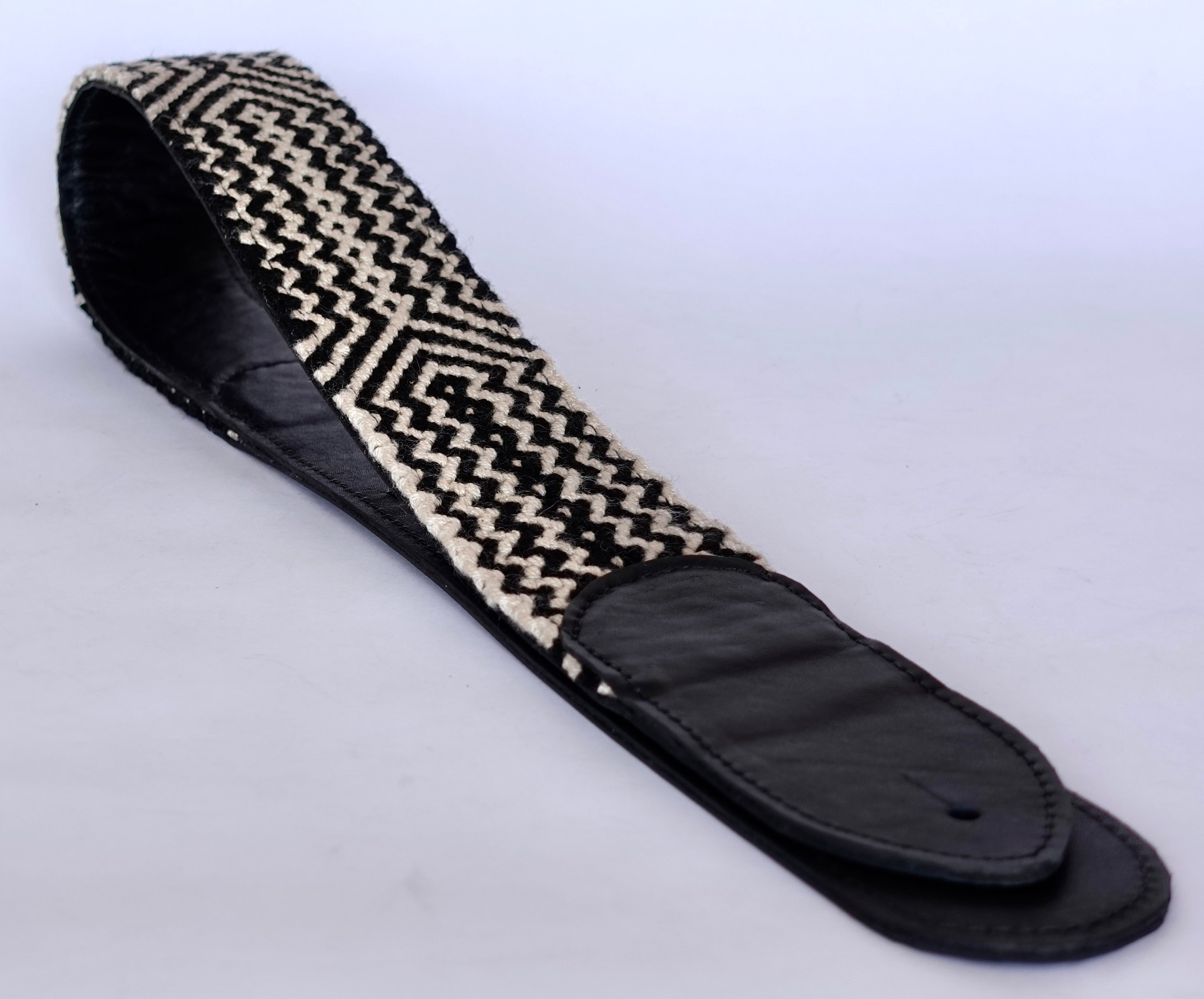 Gaiaiquei Handmade Leather Guitar Strap