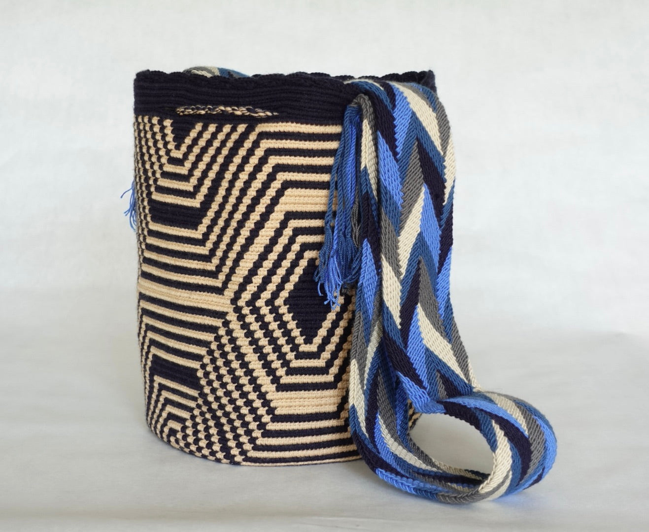 Jualaiz Wayuu Mochila Handmade Purse