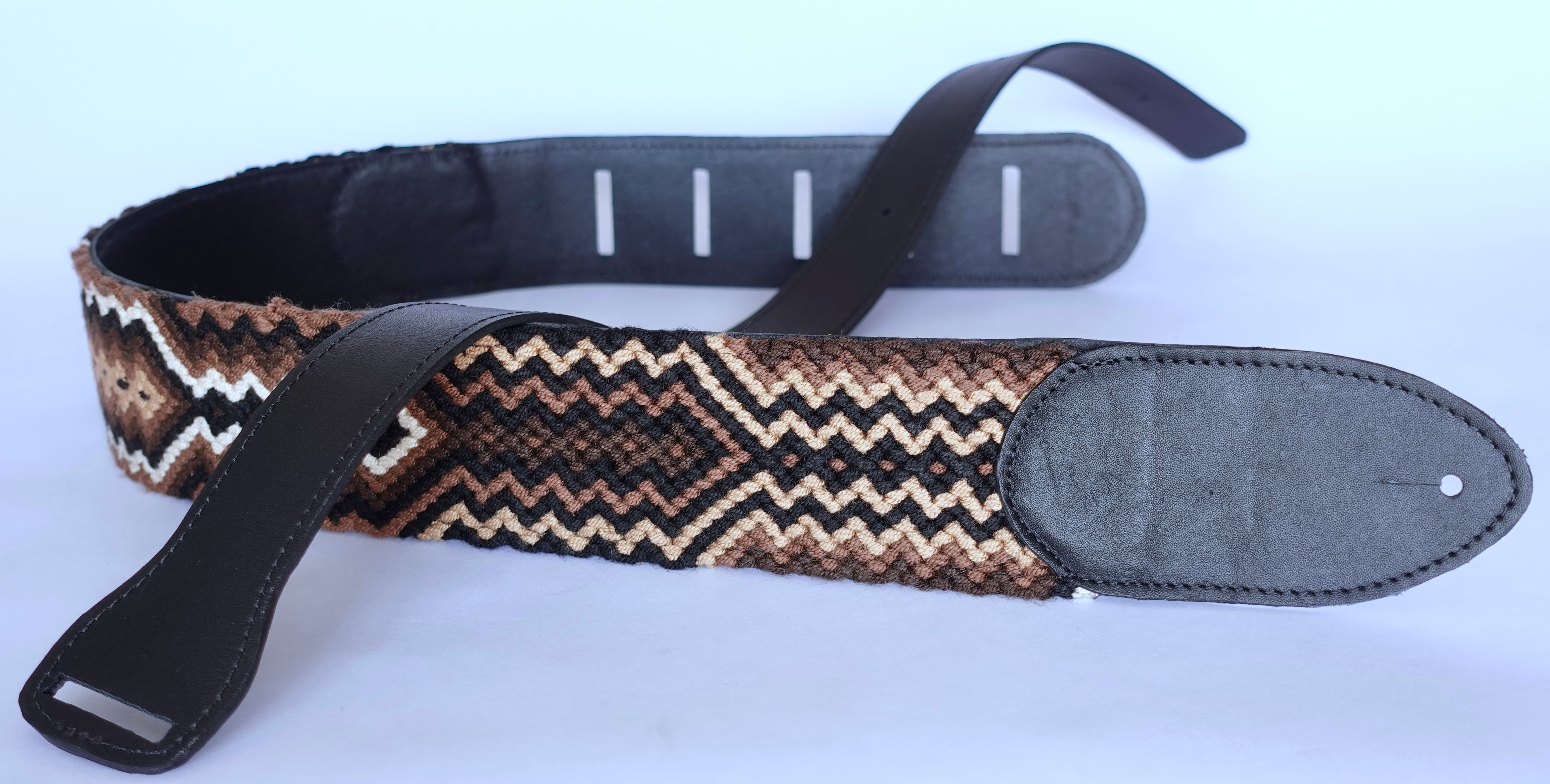 Yáoqowiuaiquí Handmade Leather Guitar Strap