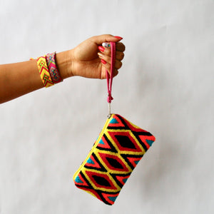 Vega Wayuu Handmade Clutch, Medium