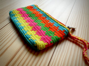 Loziqueizi Wayuu Handmade Wristlet Clutch, Small