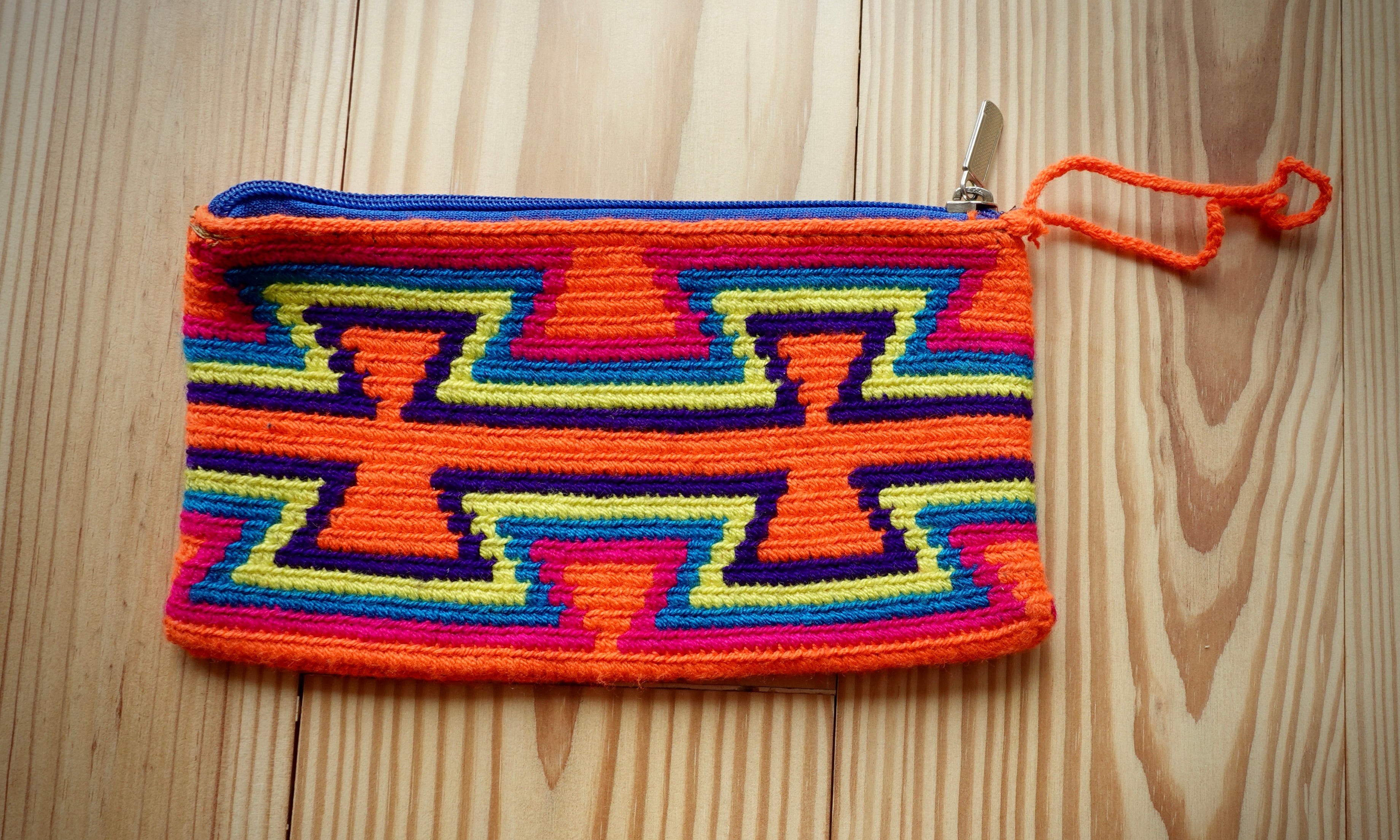 Aamaizniziqui Wayuu Handmade Wristlet Clutch, Medium