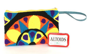 Handmade Wayuu Clutches - from the artisans of the Wayuu Indigenous Group.  Fair Trade from Hands of Colombia.  Gifts that give back: Thread donated to indigenous artisans with every item purchased.