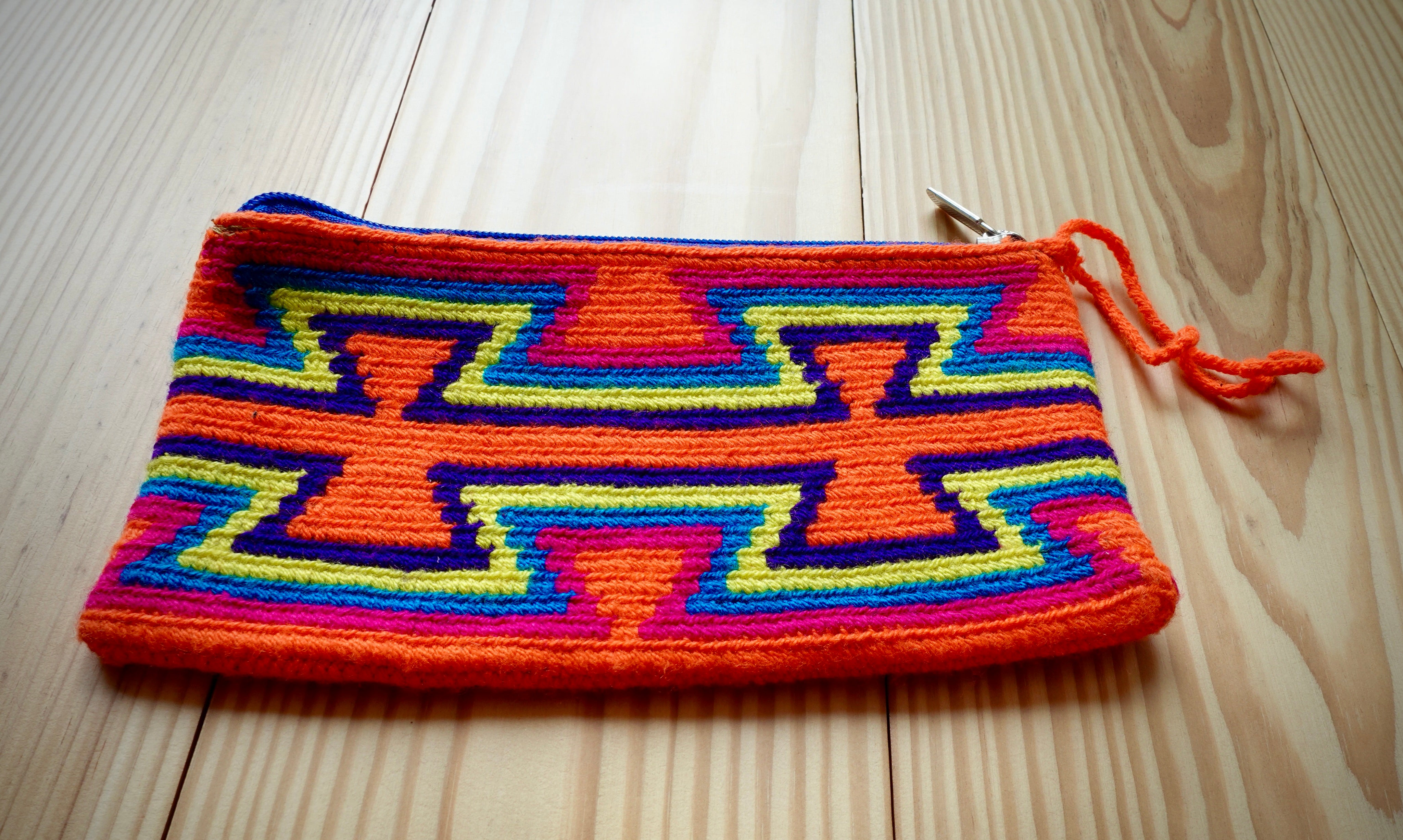 Aamaizniziqui Wayuu Handmade Wristlet Clutch, Medium