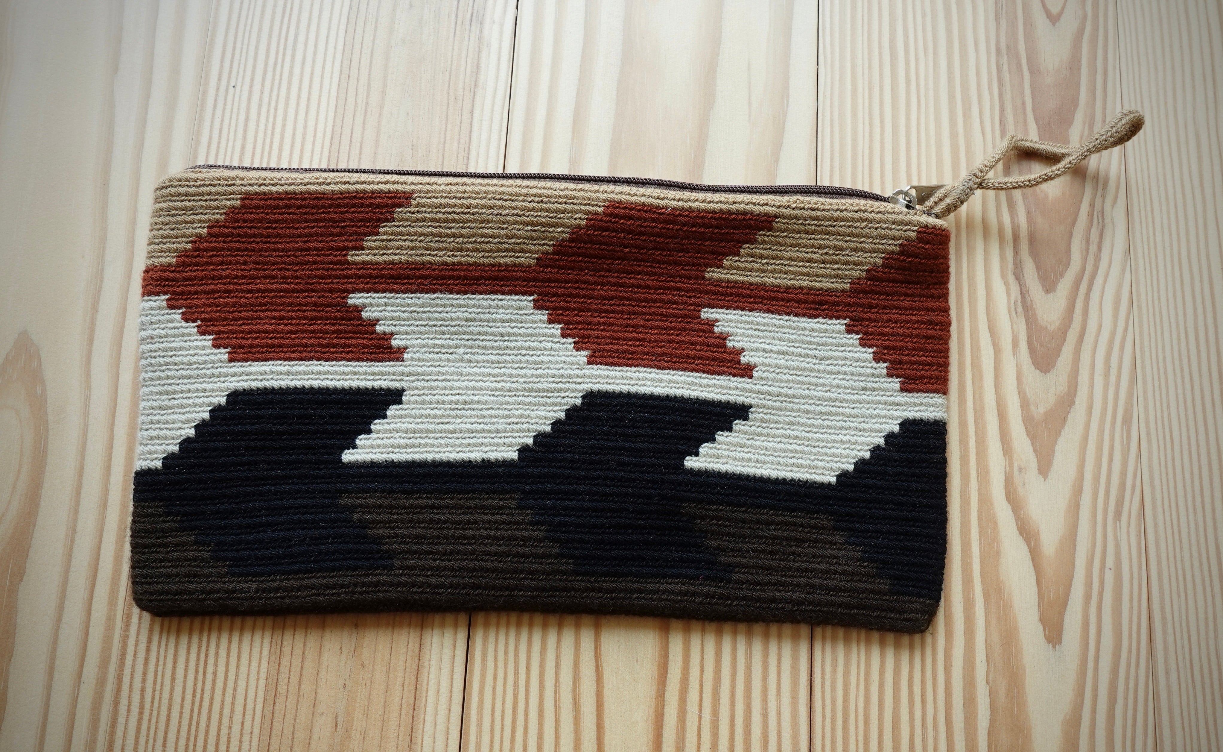 Öazieiqizié Wayuu Handmade Evening Wristlet