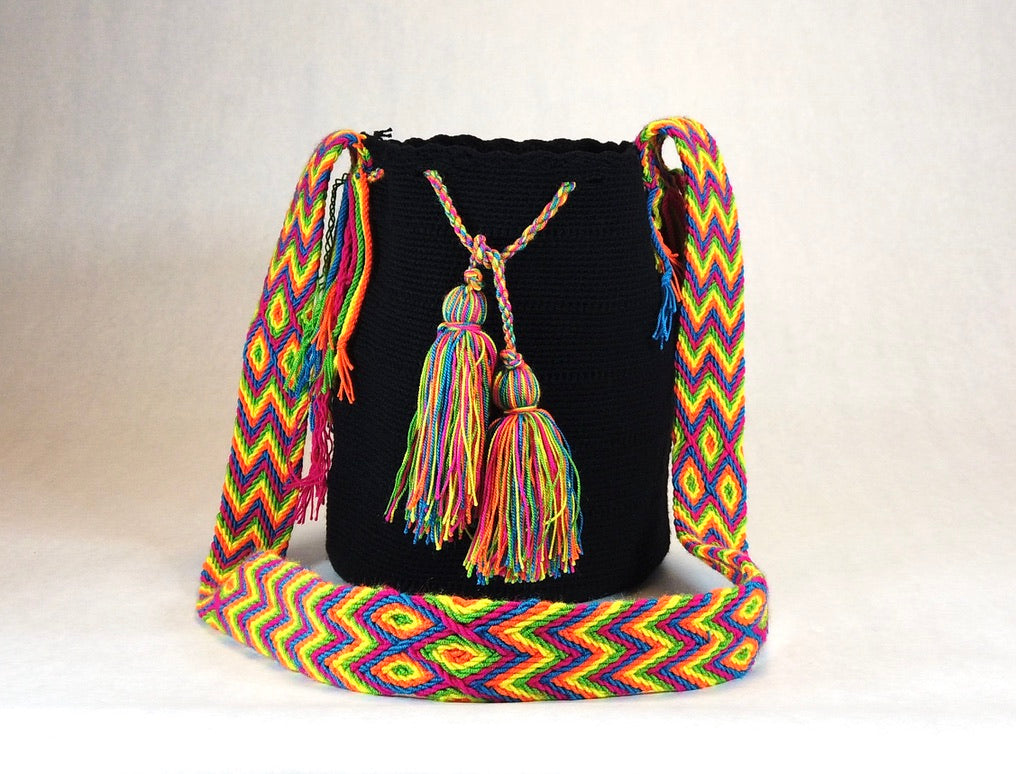 Caminito Wayuu Mochila Handmade Purse (Medium)