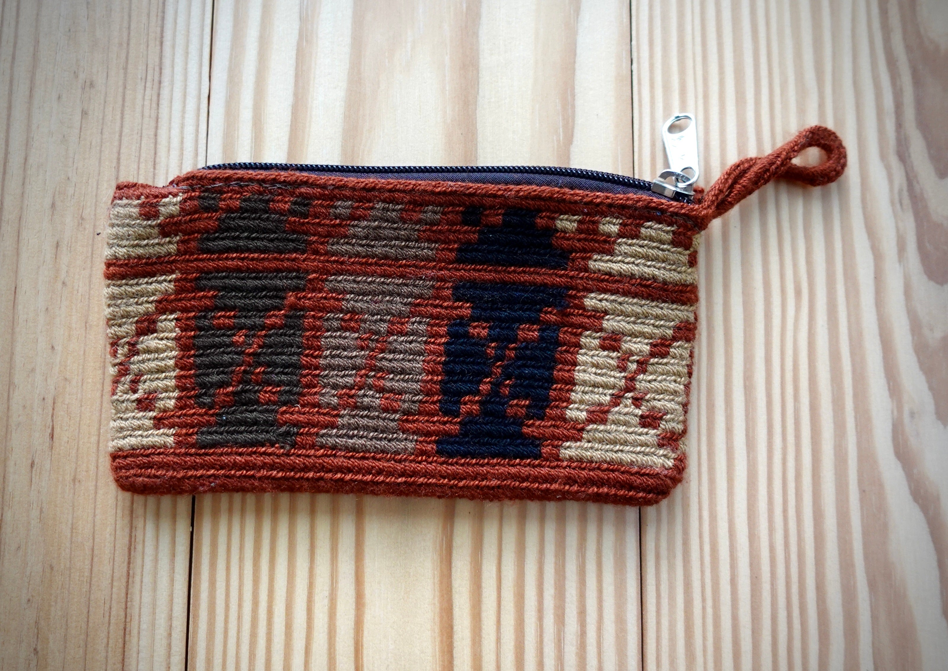 Maozieuqui Wayuu Handmade Wristlet Clutch, Small