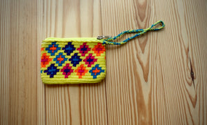 Amaí Wayuu Handmade Wristlet Clutch, Small