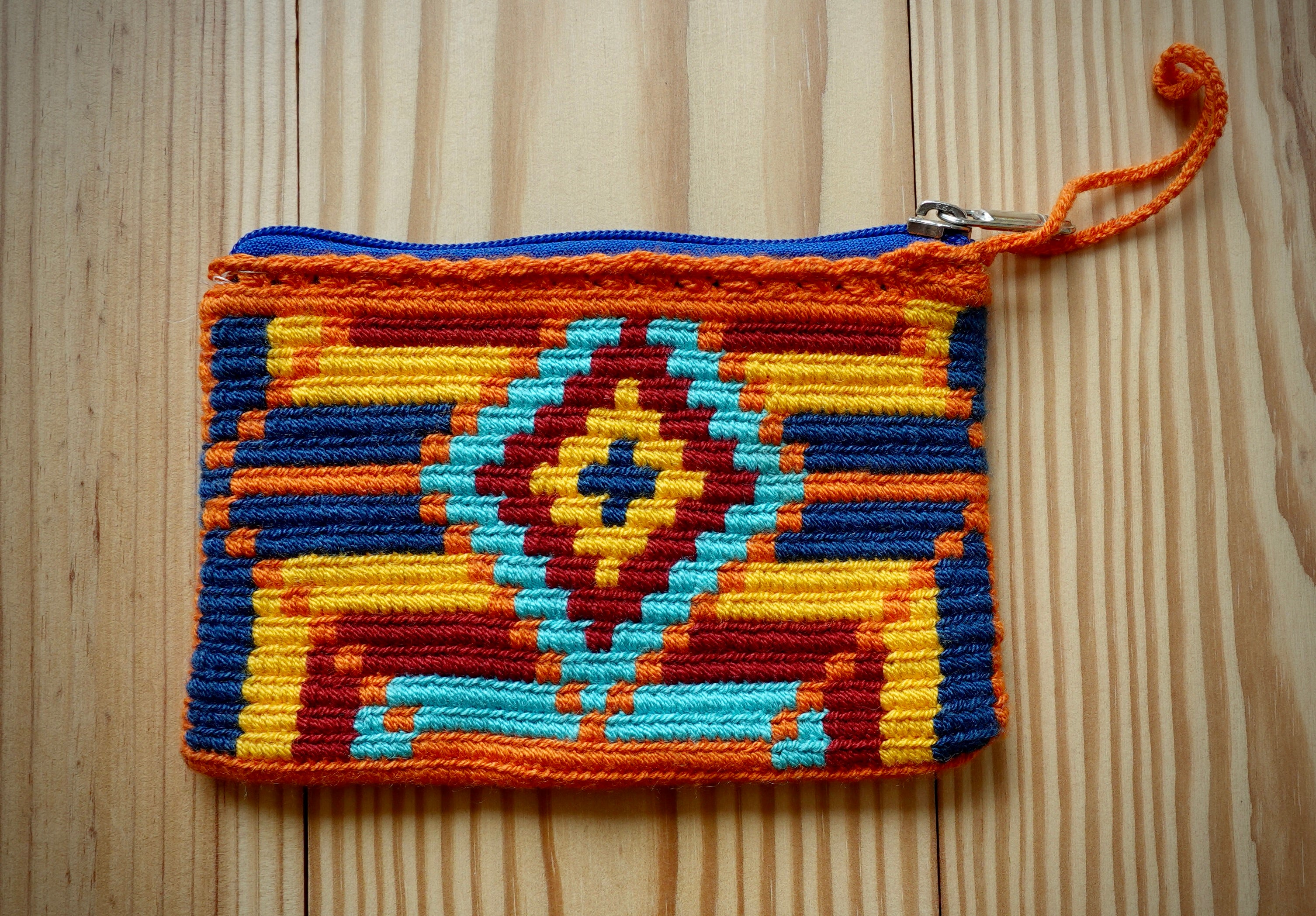 Zoaqiuqui Wayuu Handmade Wristlet Clutch, Small