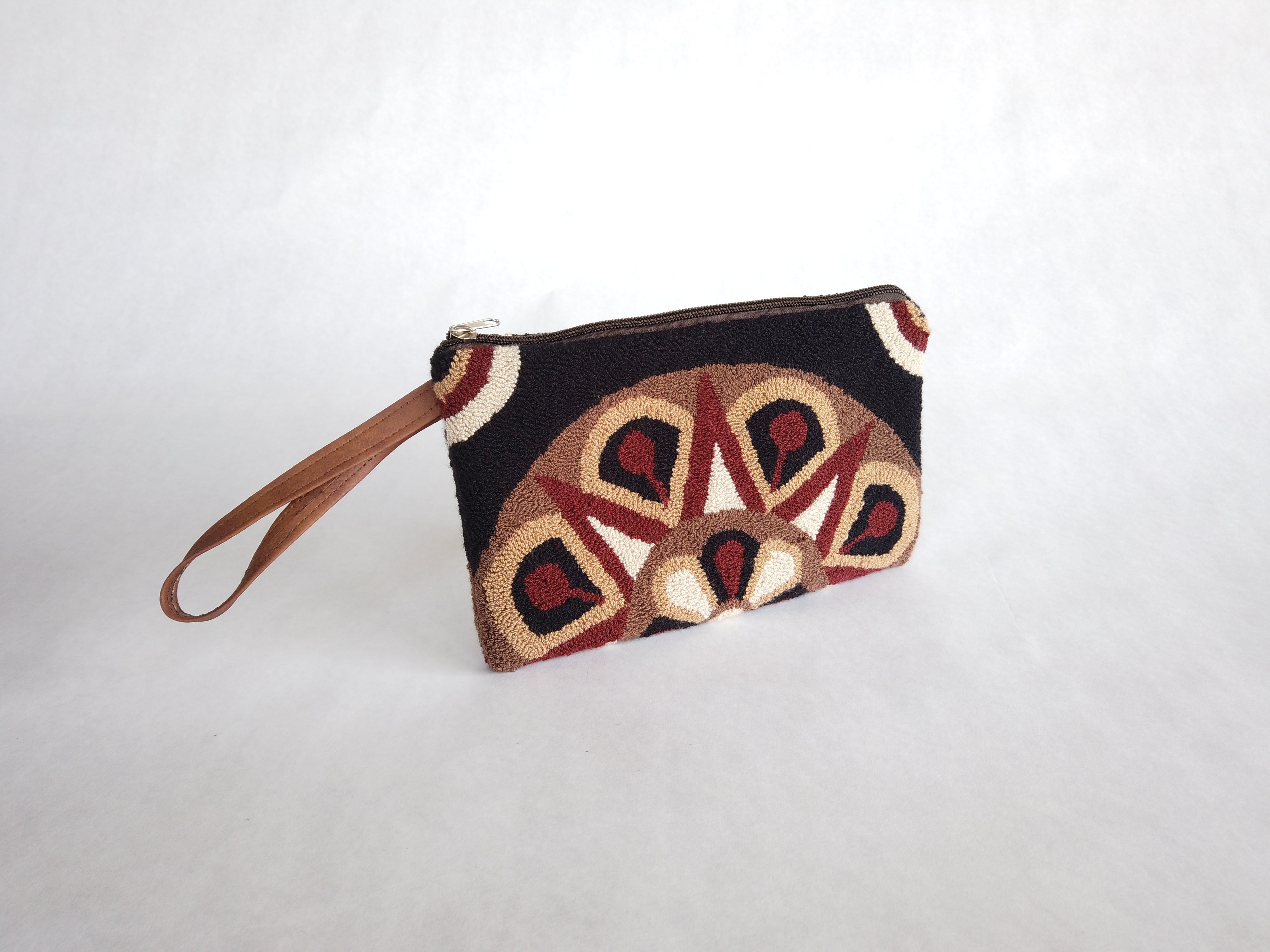 Diamante Wayuu Handmade Clutch
