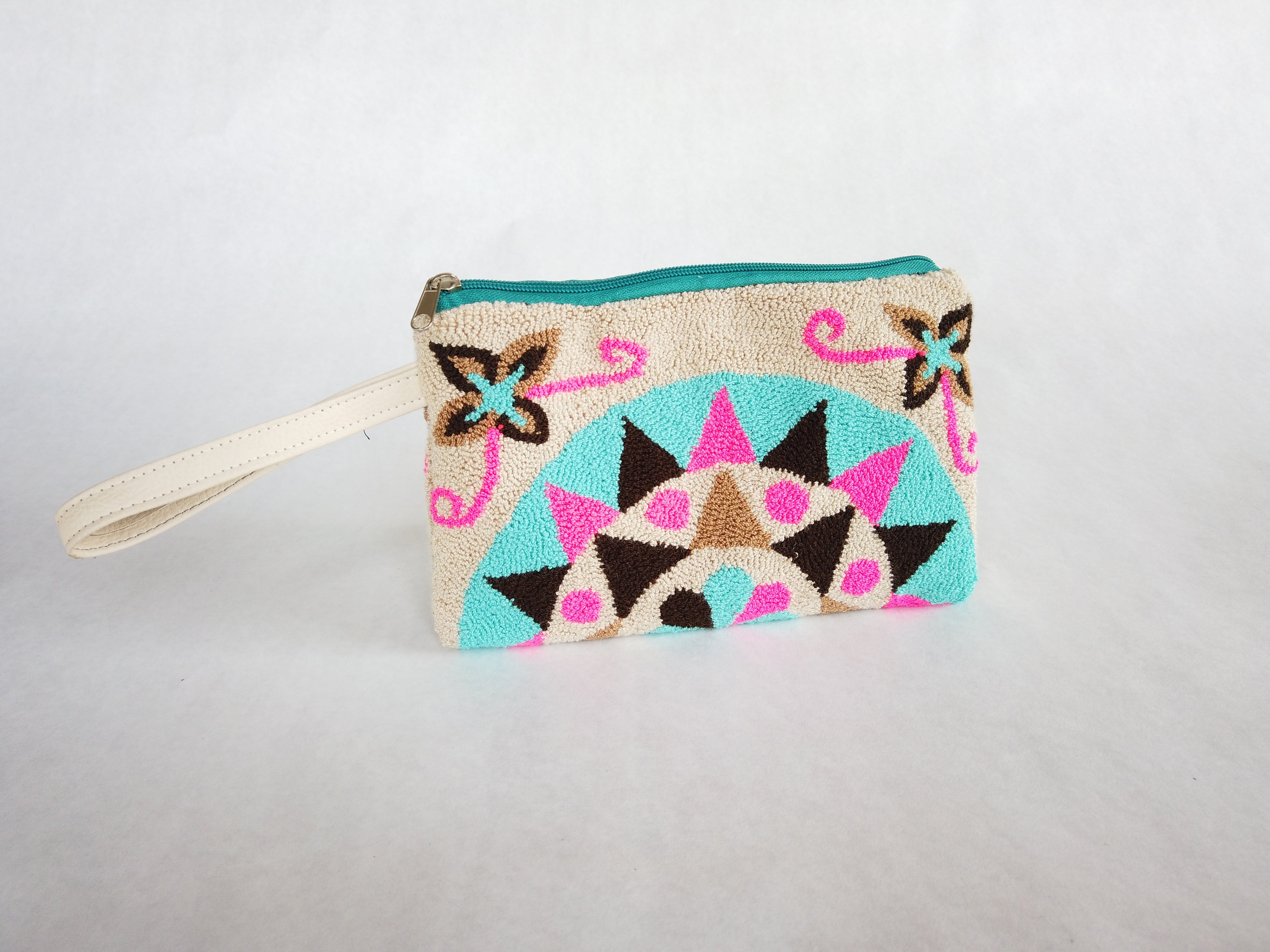 Cria Wayuu Handmade Clutch